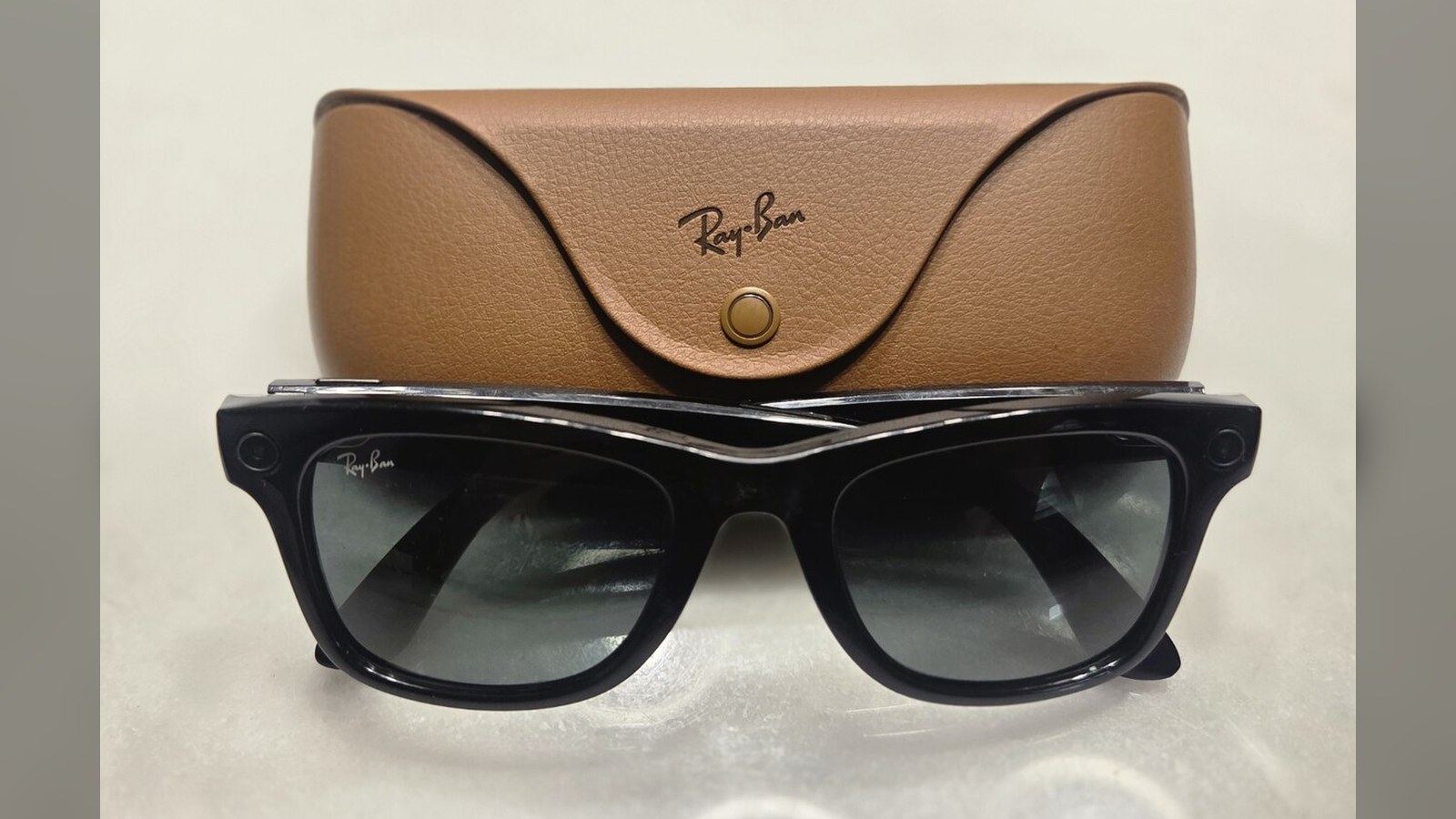 Des lunettes connectées qui font tourner l'IA sans le cloud grâce à PrismML