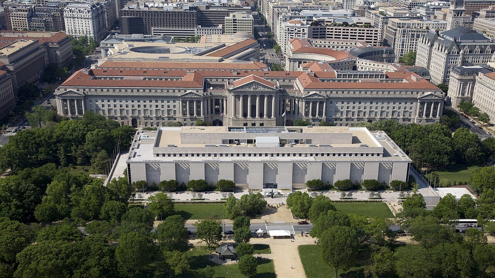 Smithsonian : la Maison Blanche accentue sa pression sur les musées nationaux américains