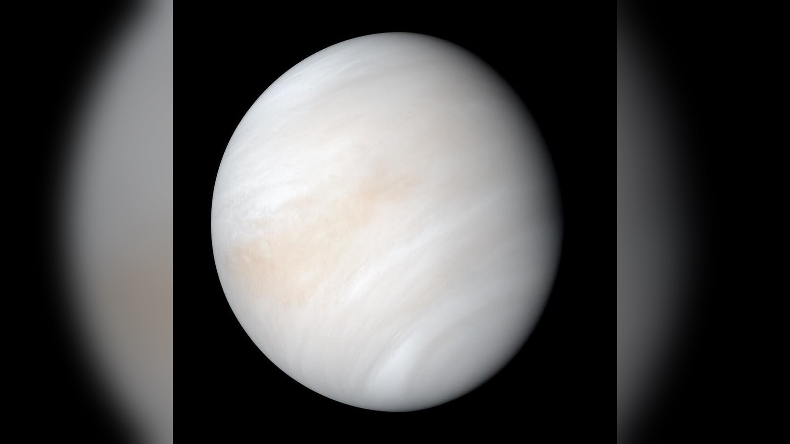 Vénus : la brume mystérieuse de son atmosphère viendrait de poussières cosmiques