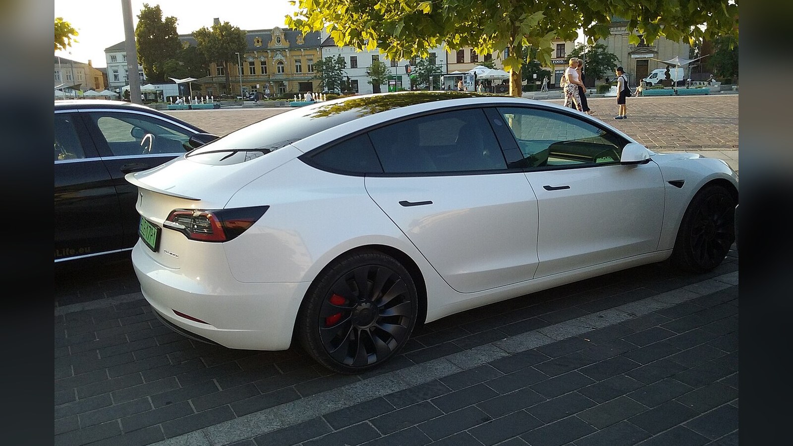 Tesla dépasse les attentes au troisième trimestre grâce à l'Europe et la Chine