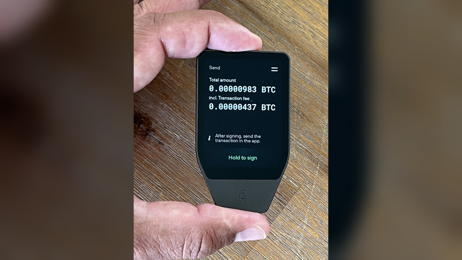 Cambriolage crypto au Royaume-Uni : un investisseur frappé au marteau, sa femme enceinte menacée