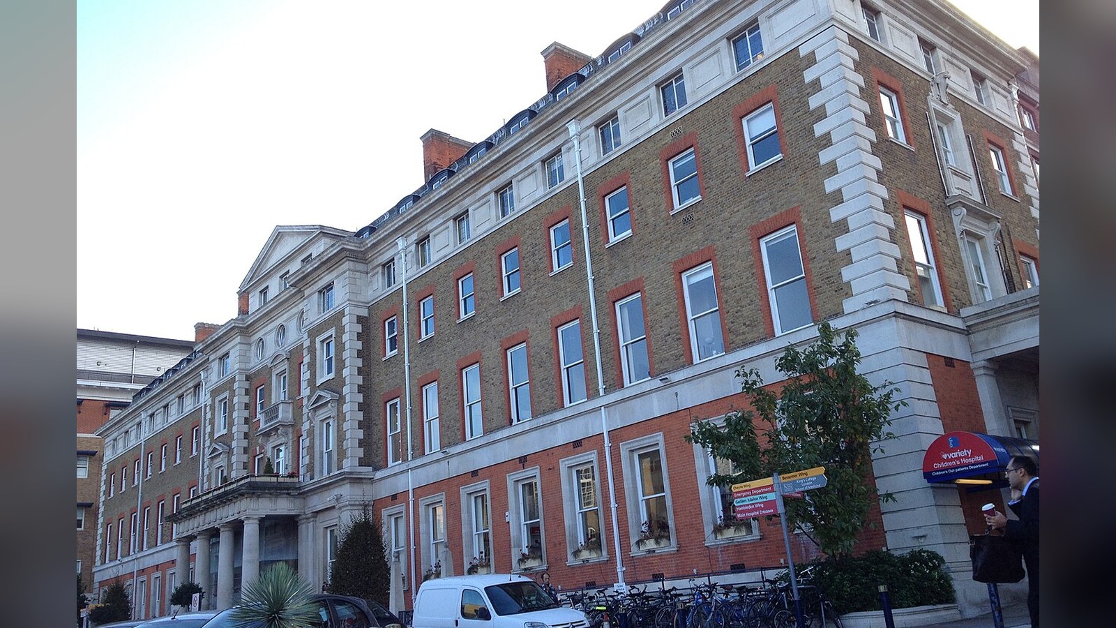 Londres : un hacker russe présumé du gang Qilin arrêté après l'attaque des hôpitaux